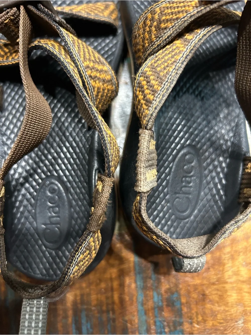 Chaco kids Brown/Black Z/Cloud Adjustable Strap Sandals